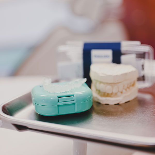 teeth whitening kit